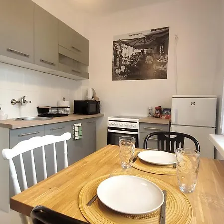 Happy Life - Apartment Next To Metro Station Warszawa Zewnętrze zdjęcie